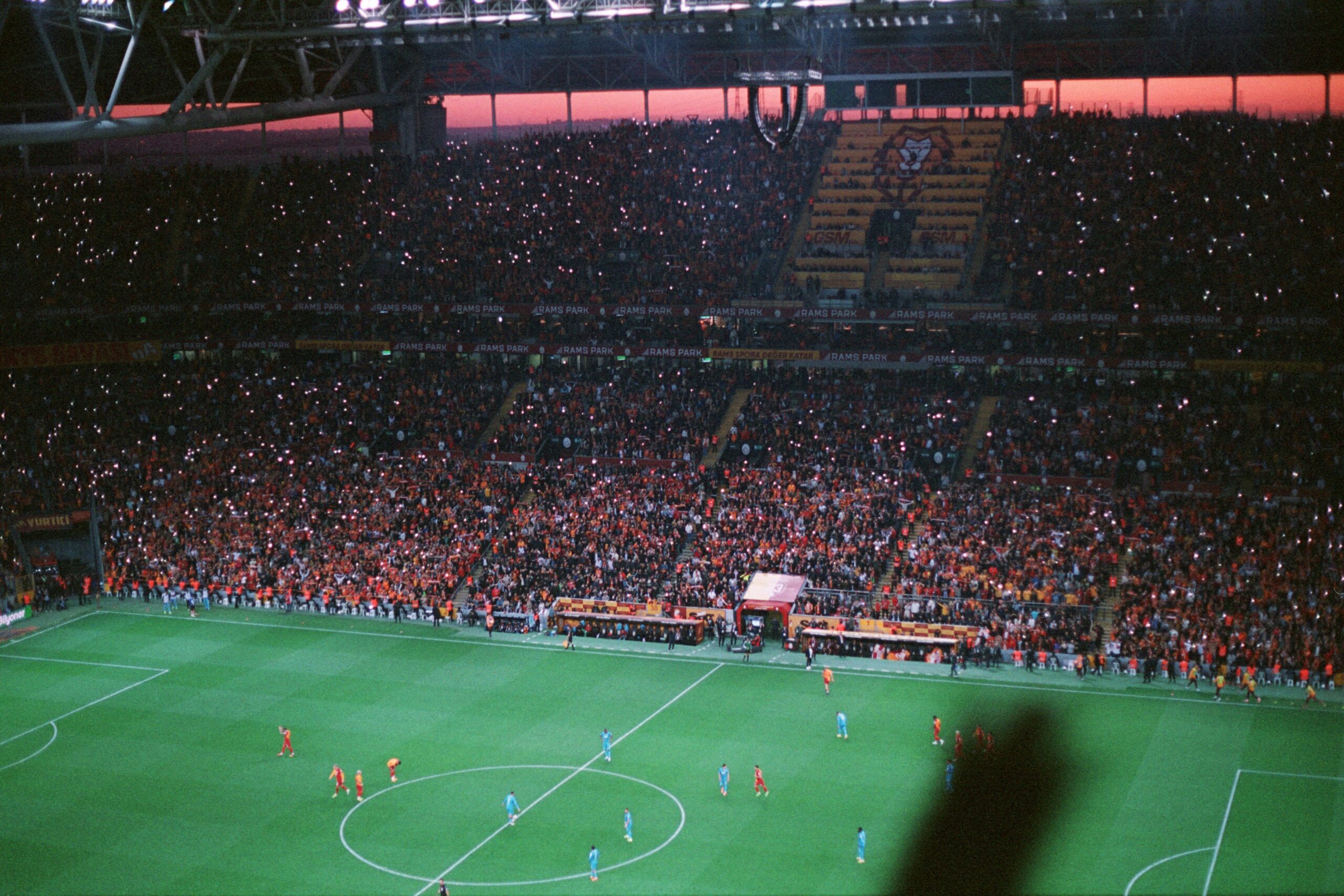 Inter vs. Estrella Roja: A Historical Perspective on Their Encounters