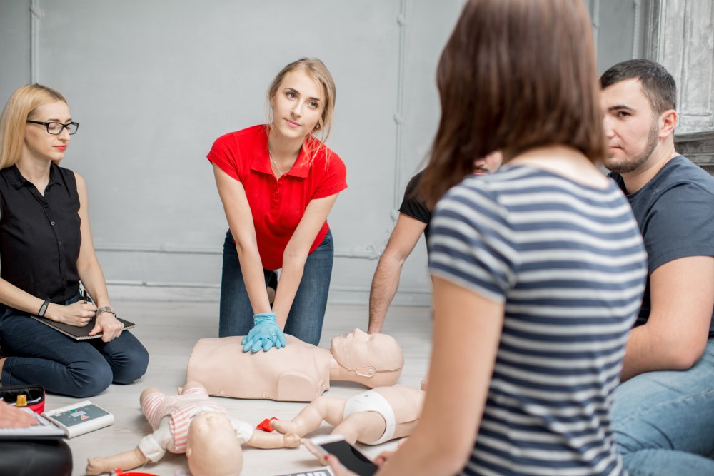 Learning Lifesaving Skills in Everyday Life